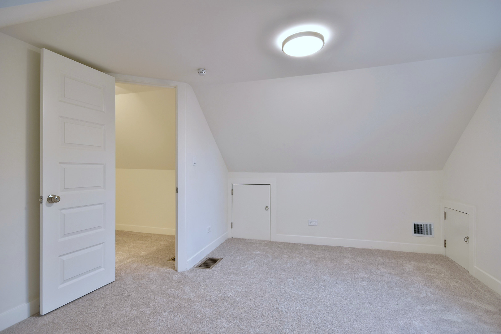 601 E Prairie Avenue