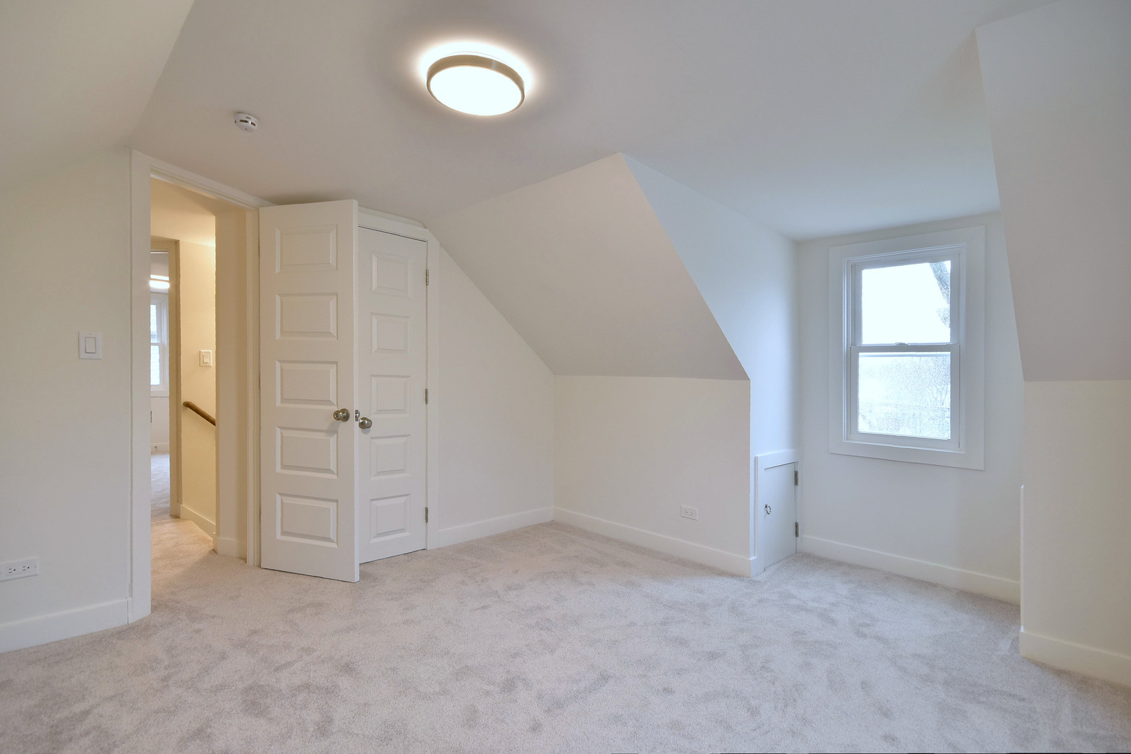 601 E Prairie Avenue