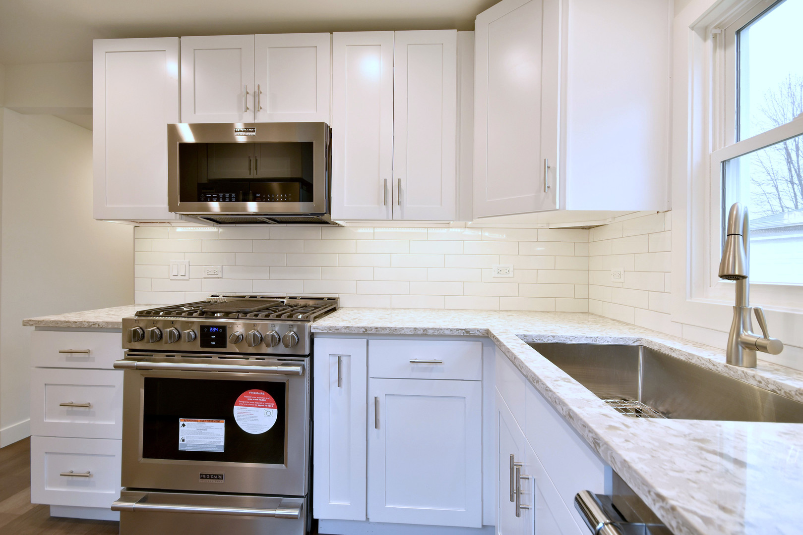 601 E Prairie Avenue