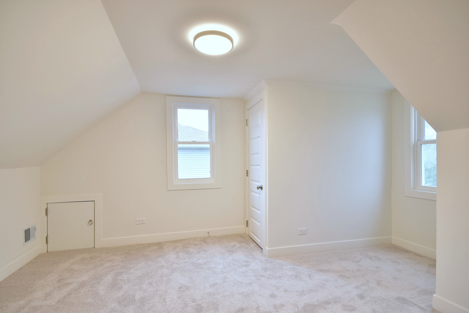 601 E Prairie Avenue