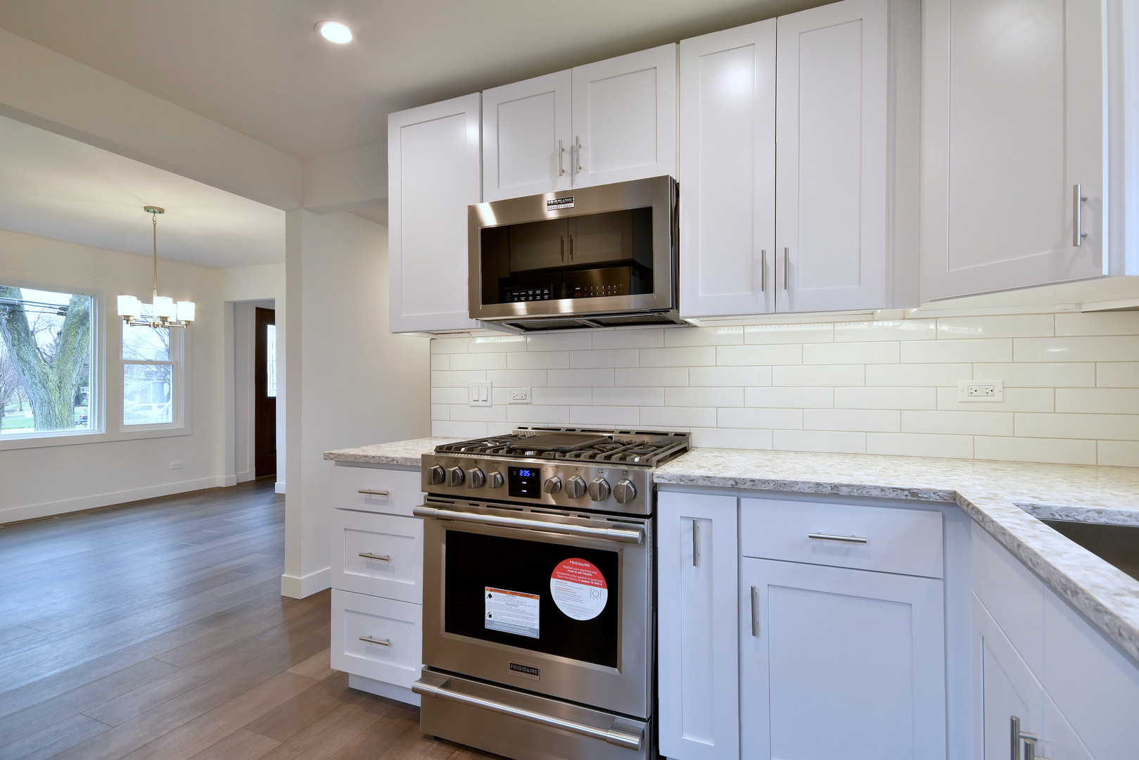 601 E Prairie Avenue