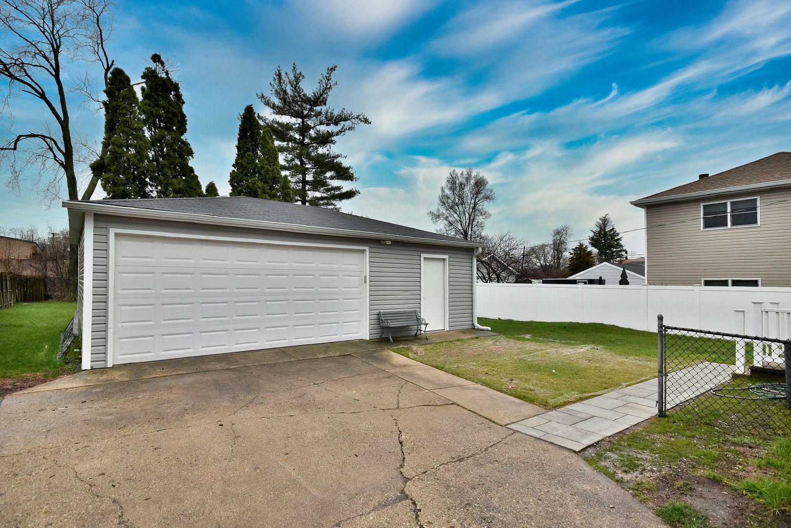 601 E Prairie Avenue