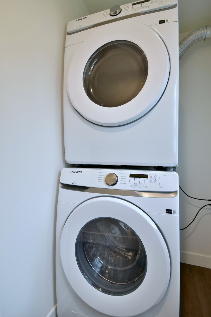 601 E Prairie Avenue