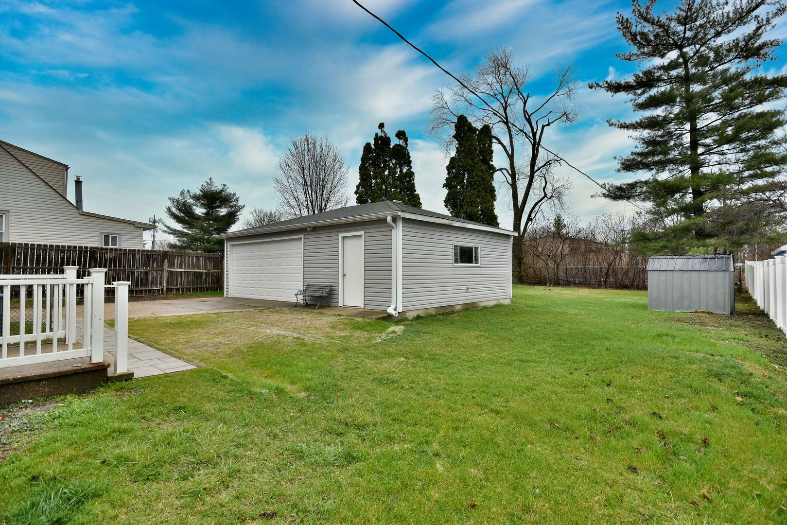 601 E Prairie Avenue