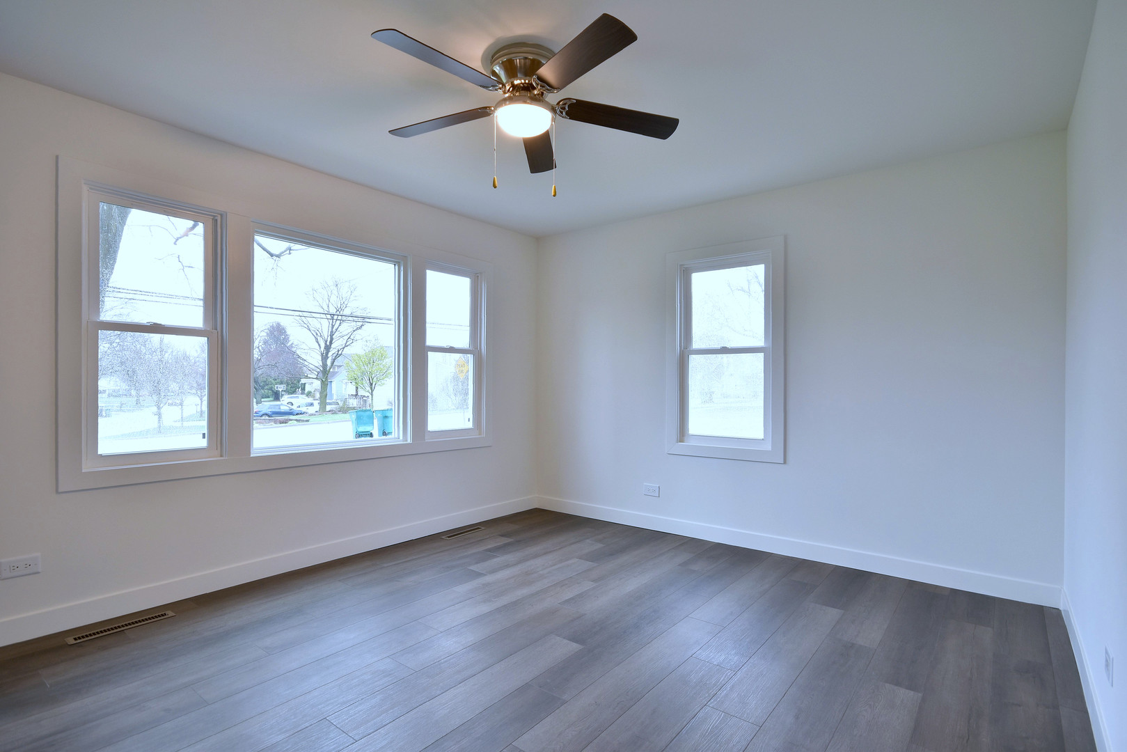 601 E Prairie Avenue