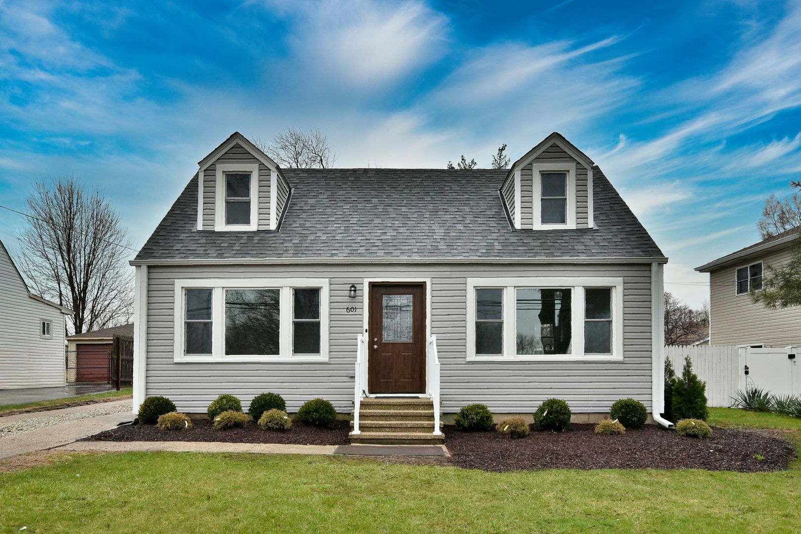 601 E Prairie Avenue