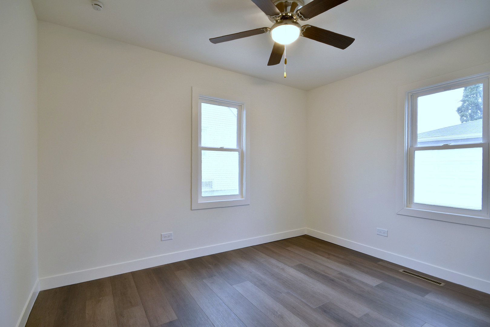 601 E Prairie Avenue