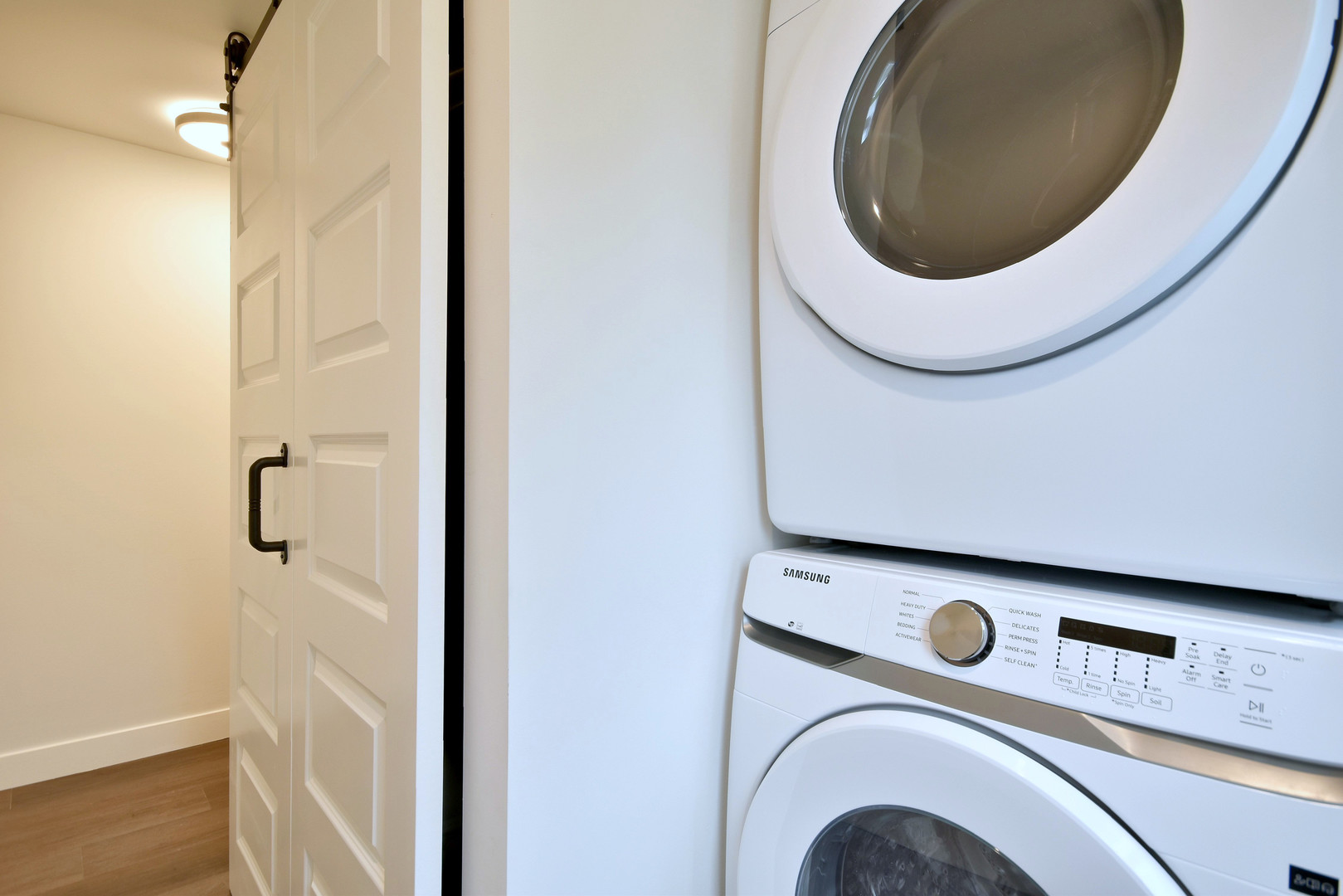 601 E Prairie Avenue