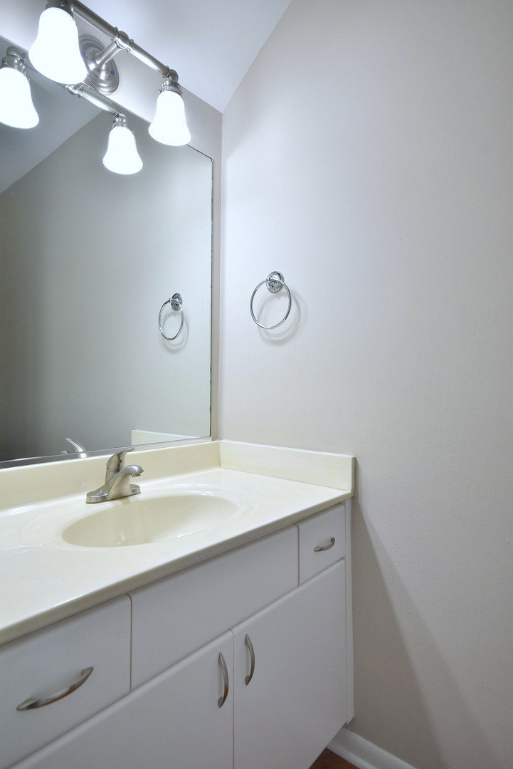 1134 E Addison Avenue