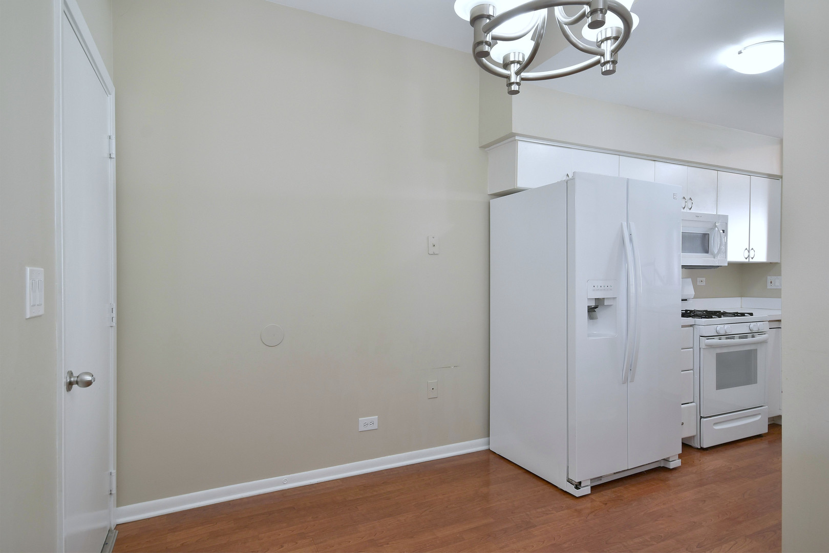 1134 E Addison Avenue