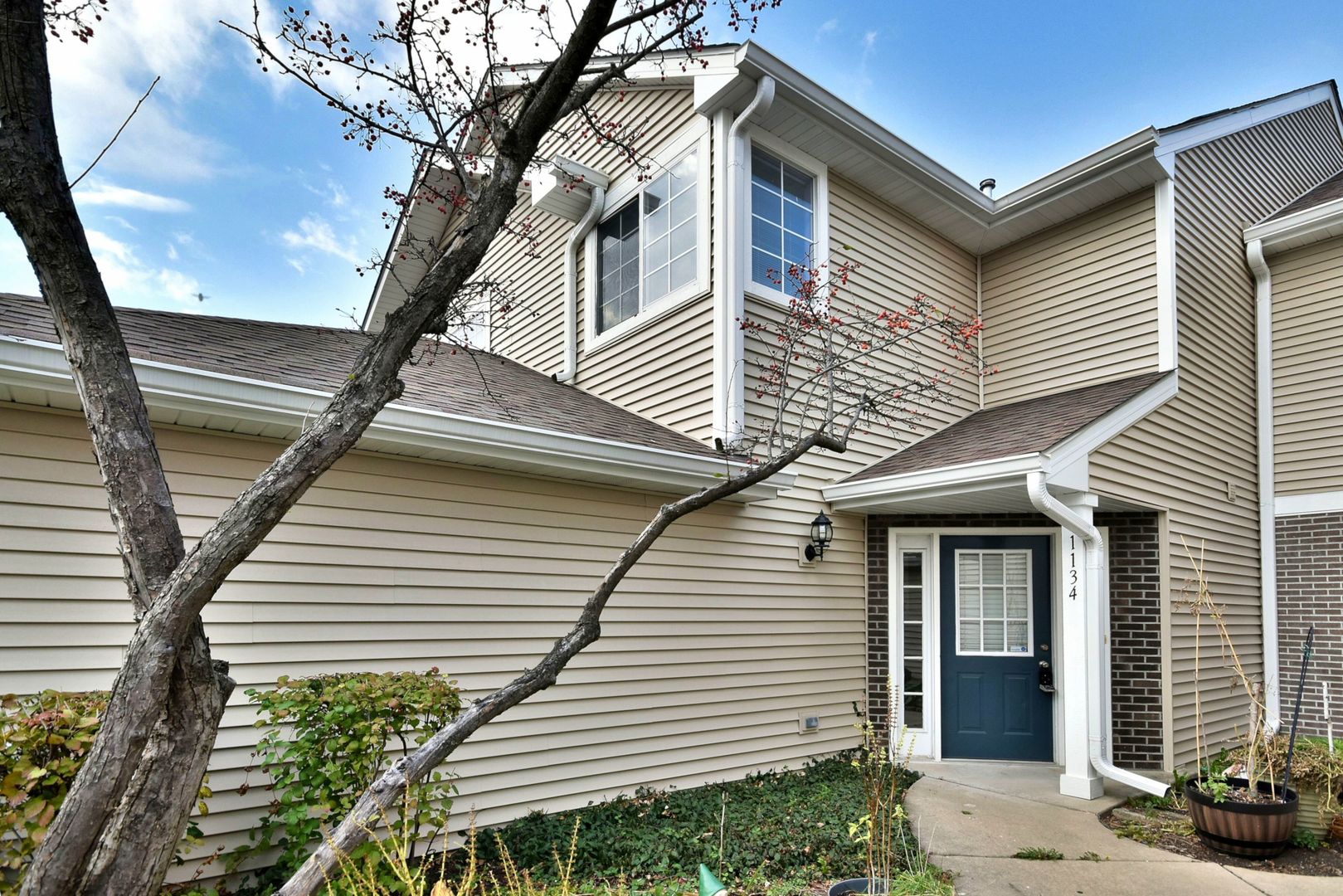 1134 E Addison Avenue