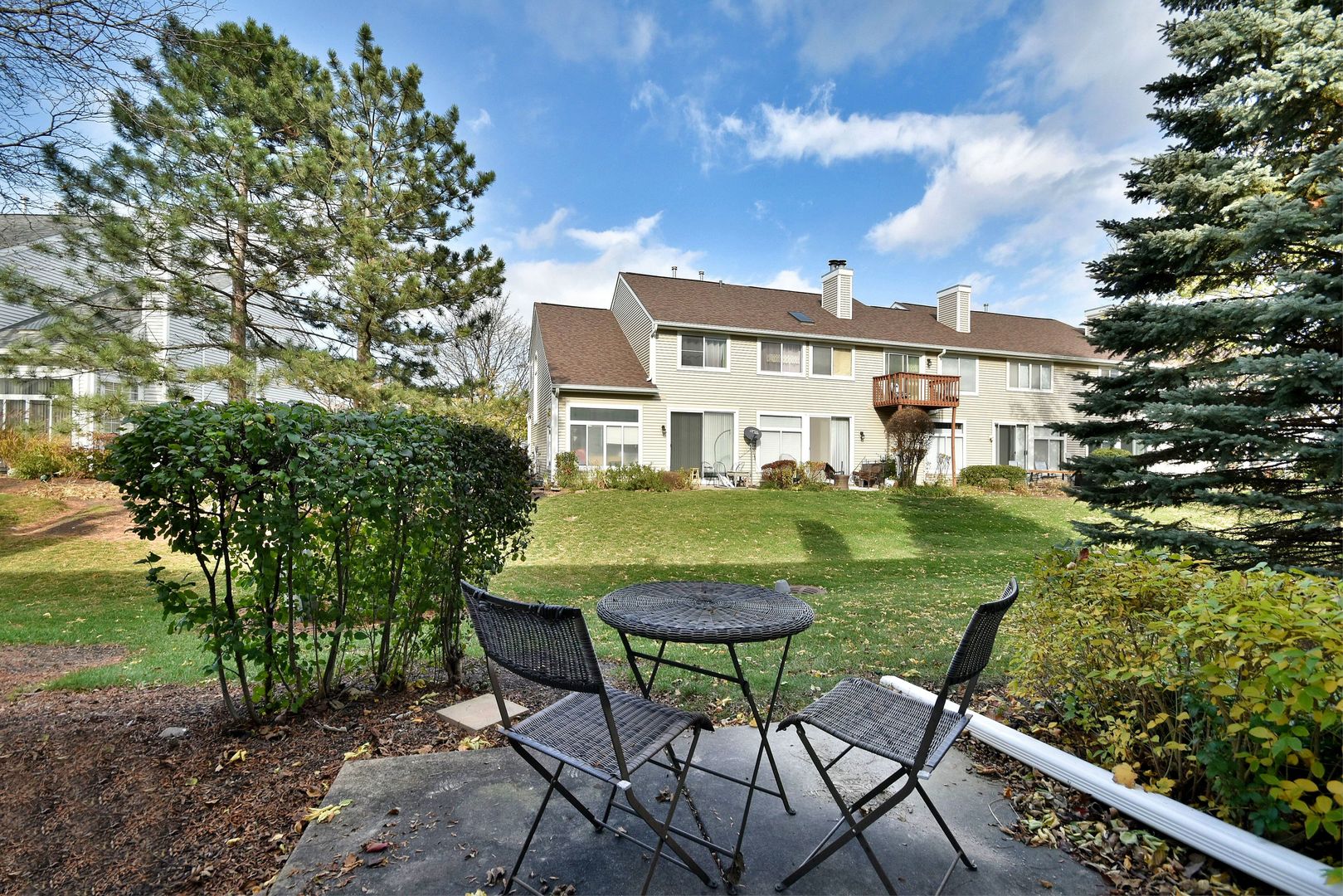 1134 E Addison Avenue