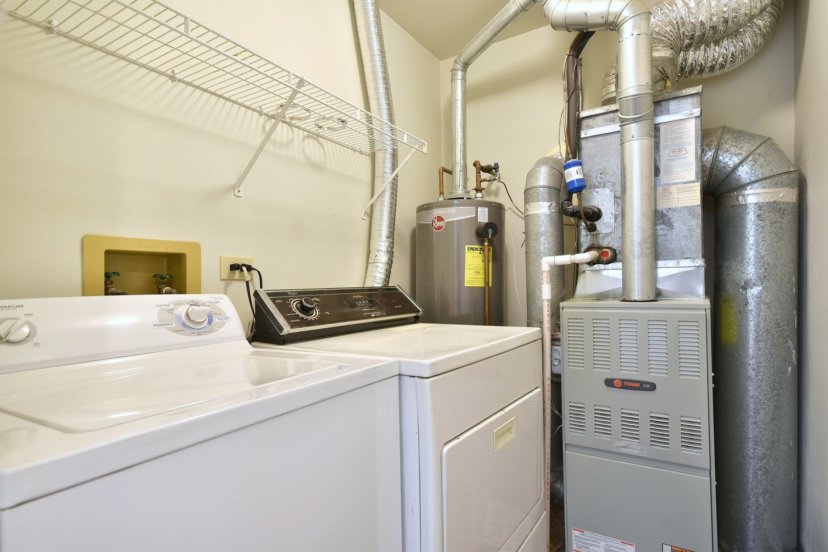 1134 E Addison Avenue