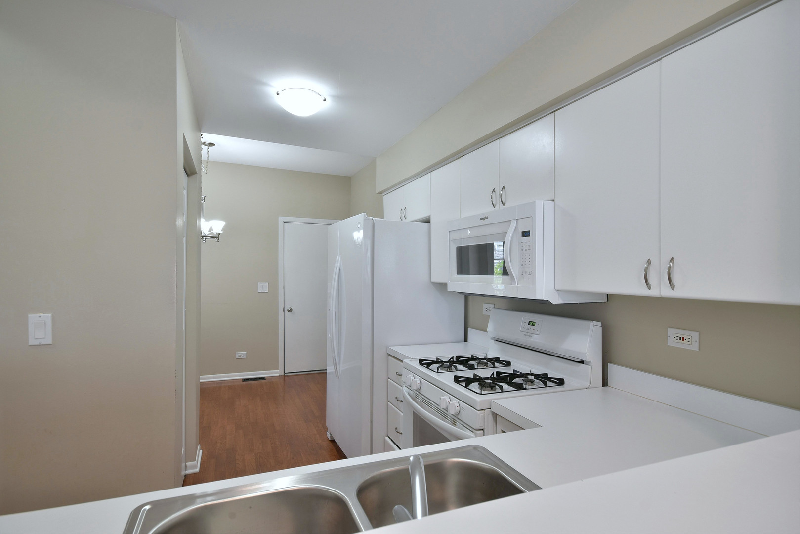 1134 E Addison Avenue