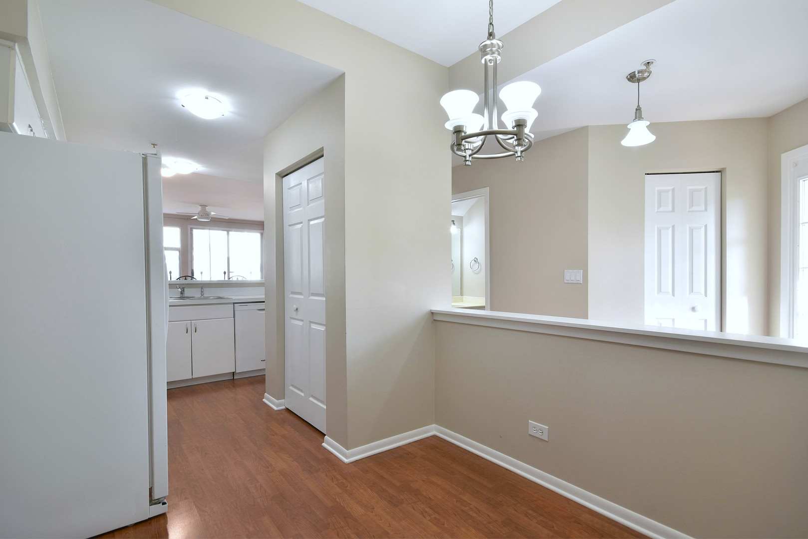 1134 E Addison Avenue