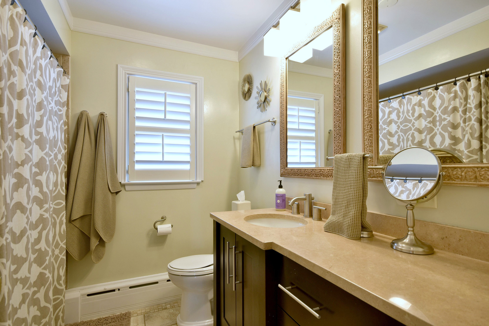 247 N Evergreen Avenue