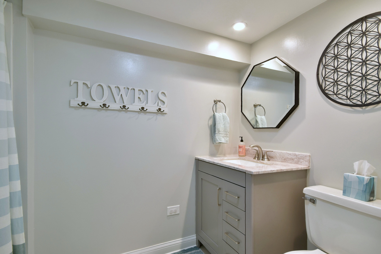 247 N Evergreen Avenue