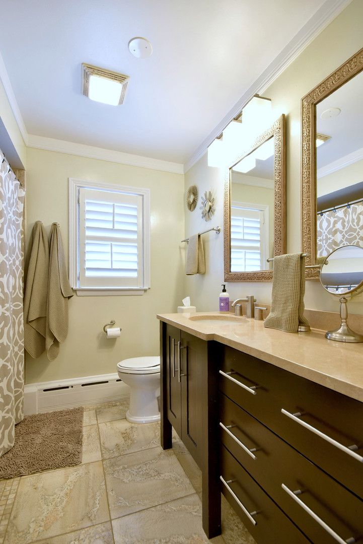 247 N Evergreen Avenue