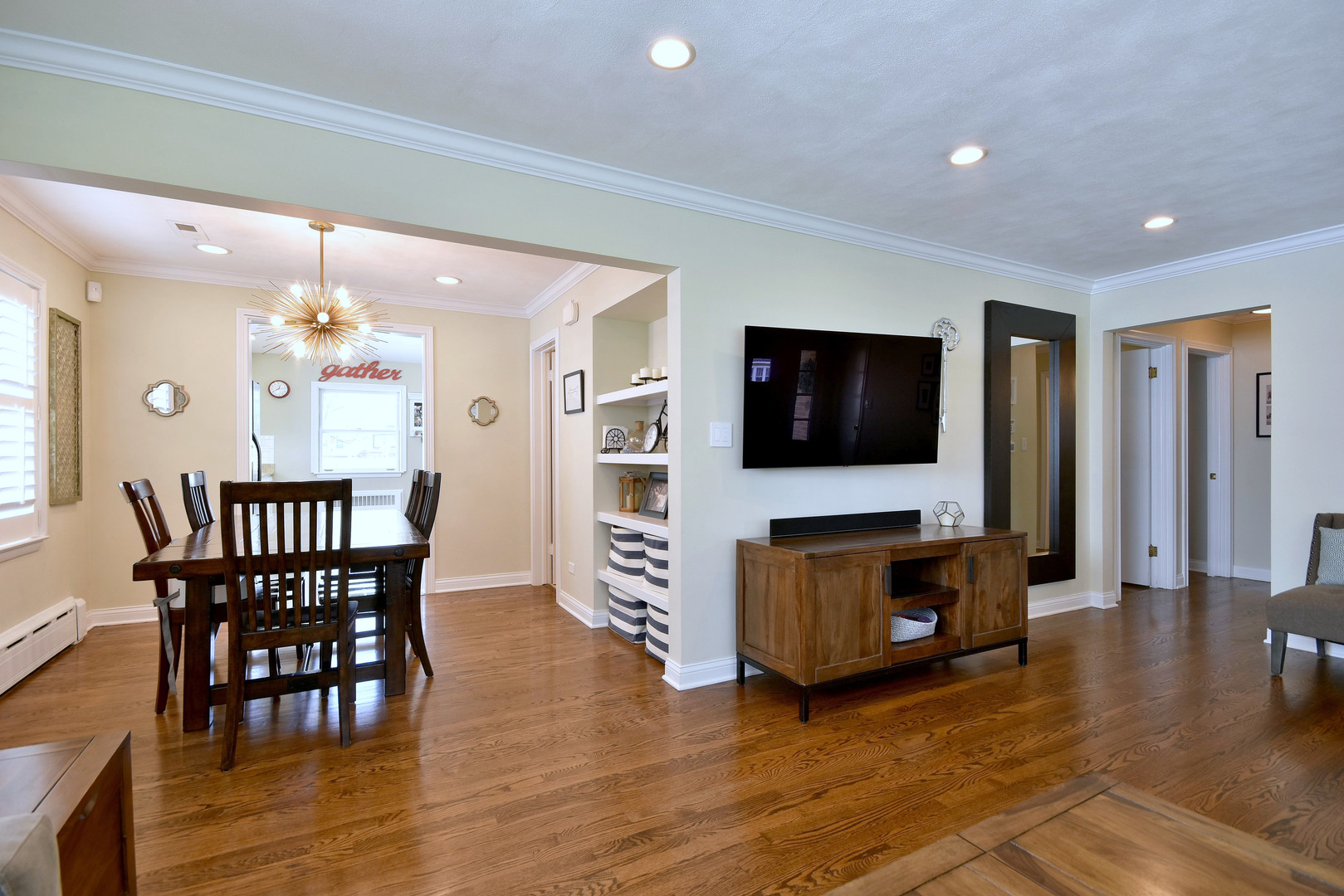 247 N Evergreen Avenue