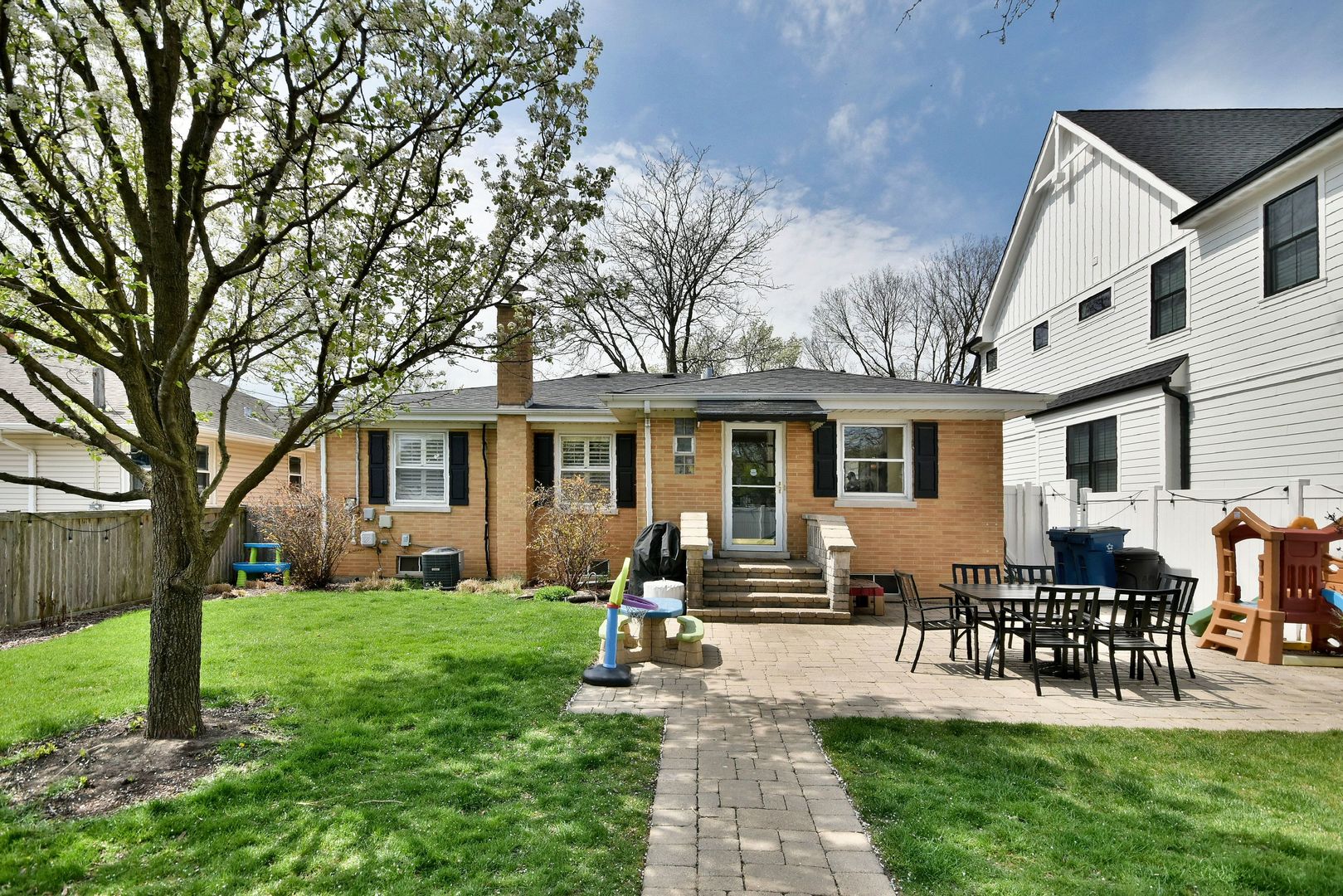 247 N Evergreen Avenue