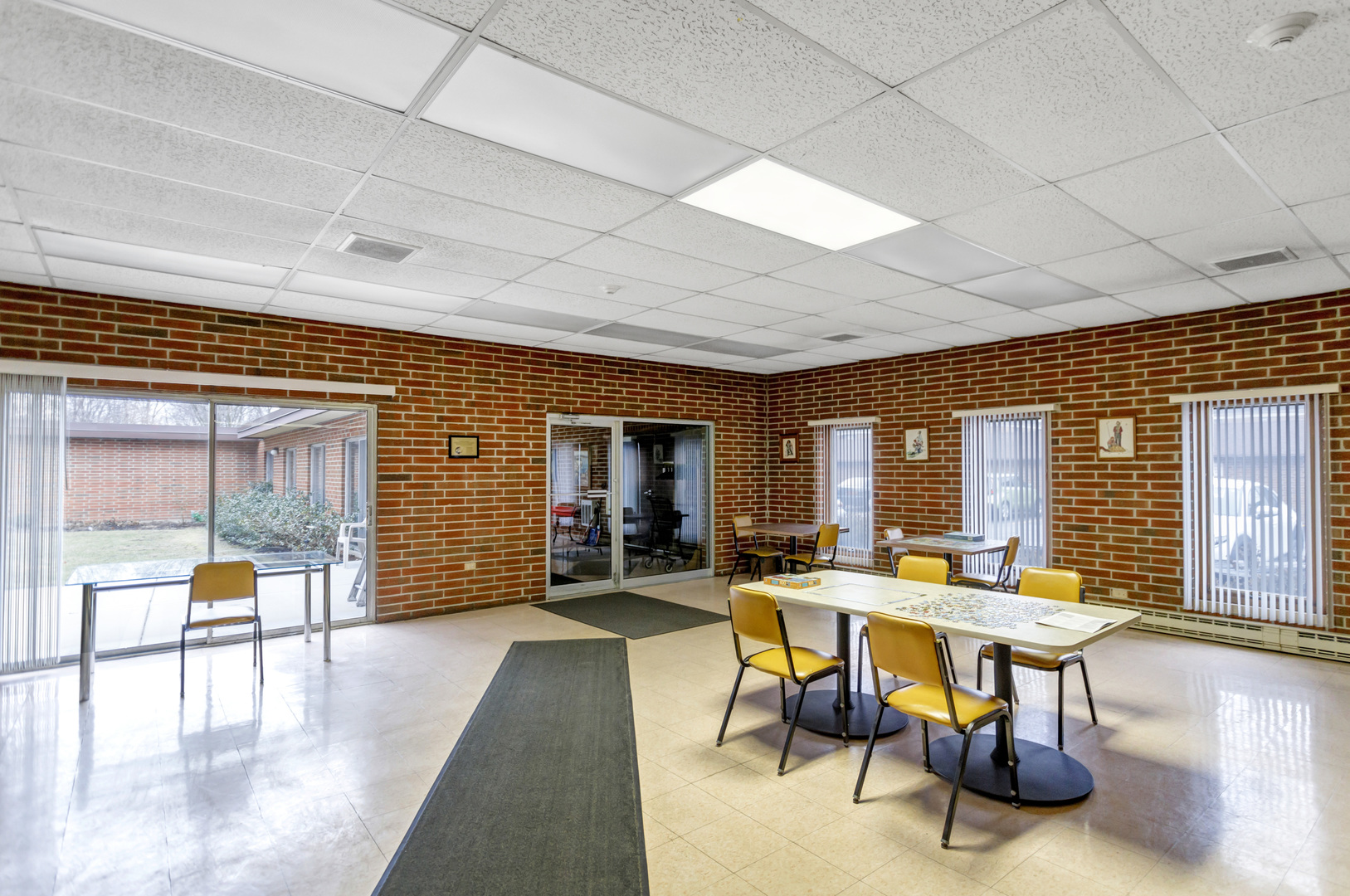 255 S West Avenue Unit: 505