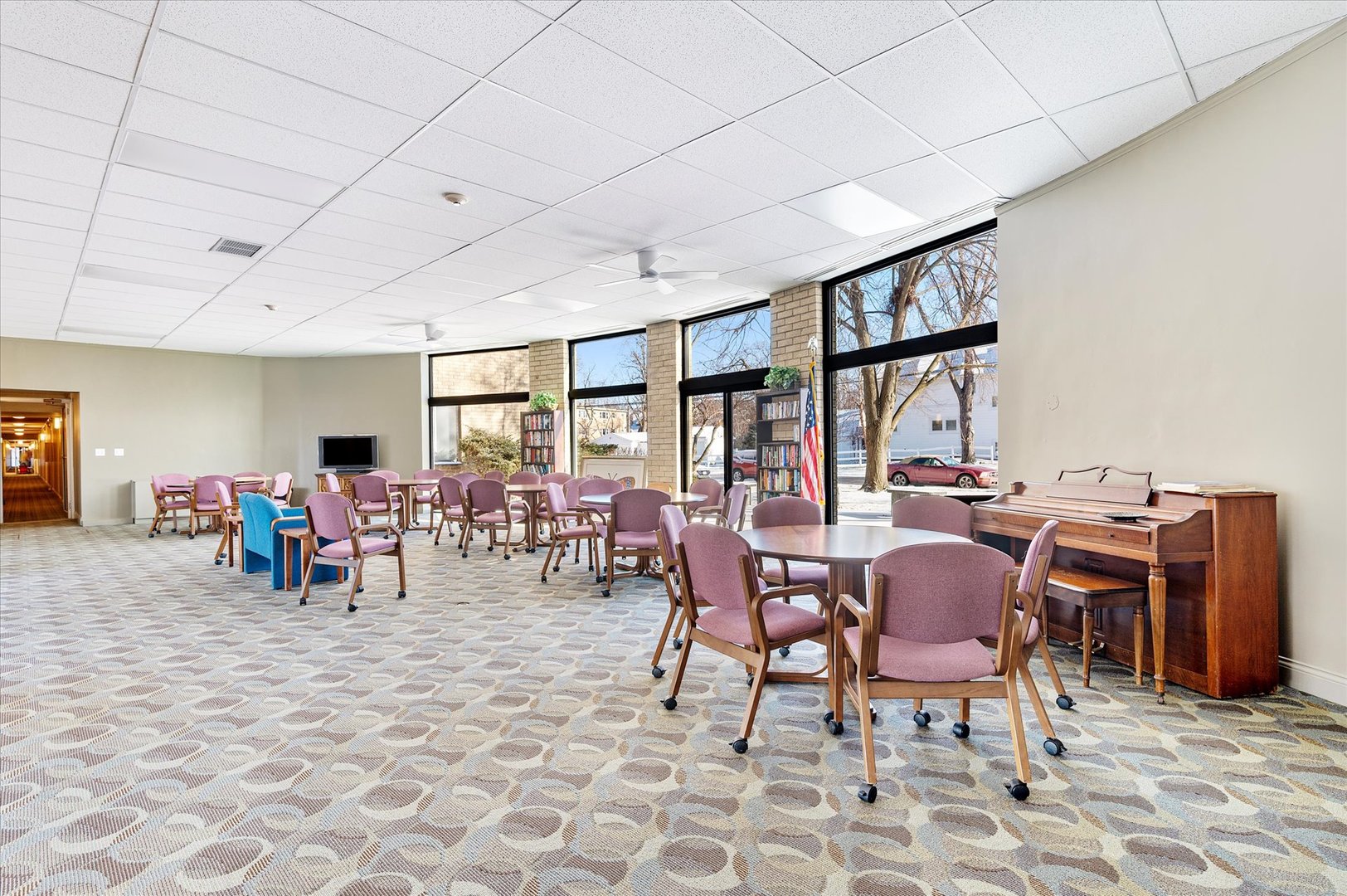 100 W Butterfield Road Unit: 412N