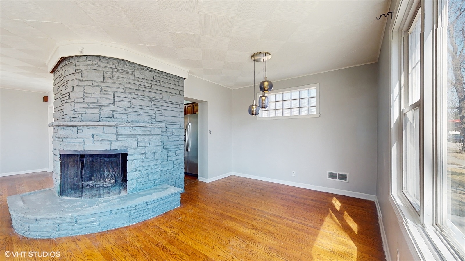 302 N Lind Avenue