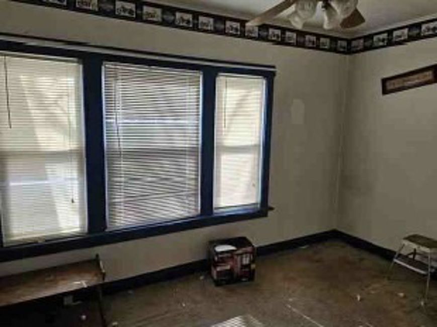 9016 Southview Avenue