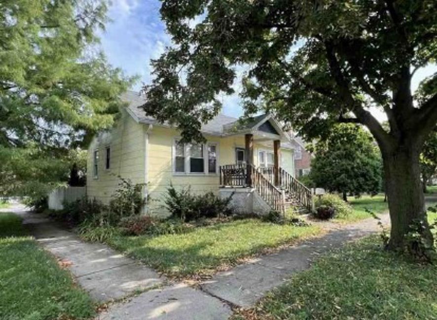 9016 Southview Avenue