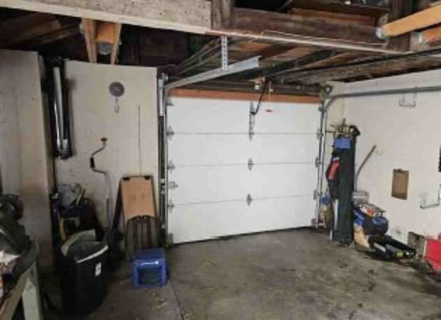 9016 Southview Avenue