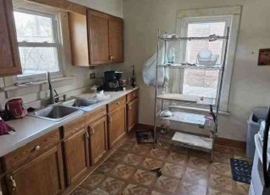 9016 Southview Avenue