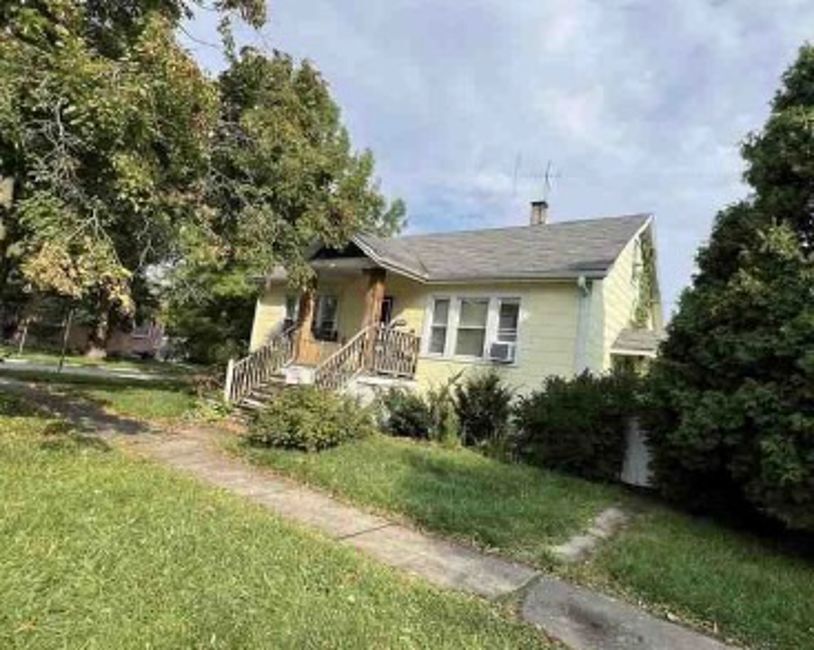 9016 Southview Avenue