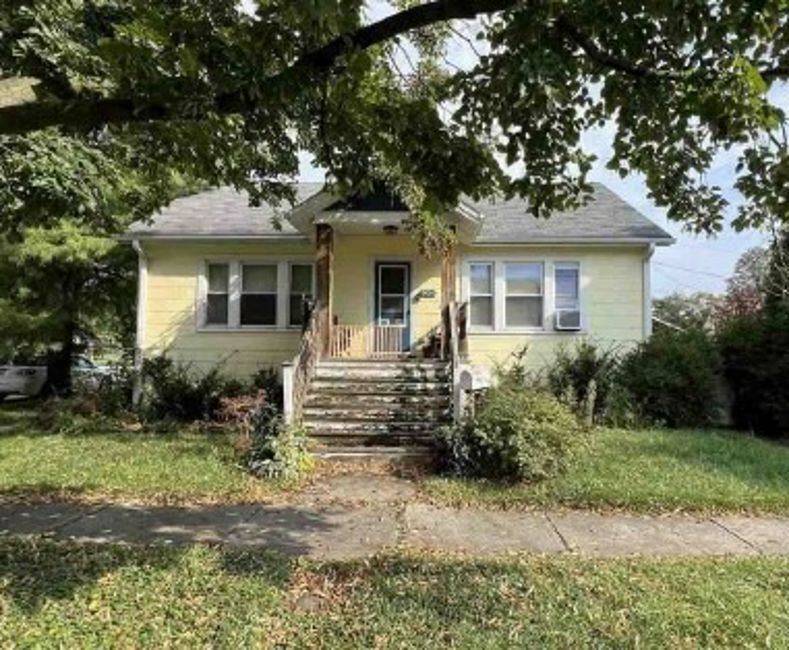 9016 Southview Avenue