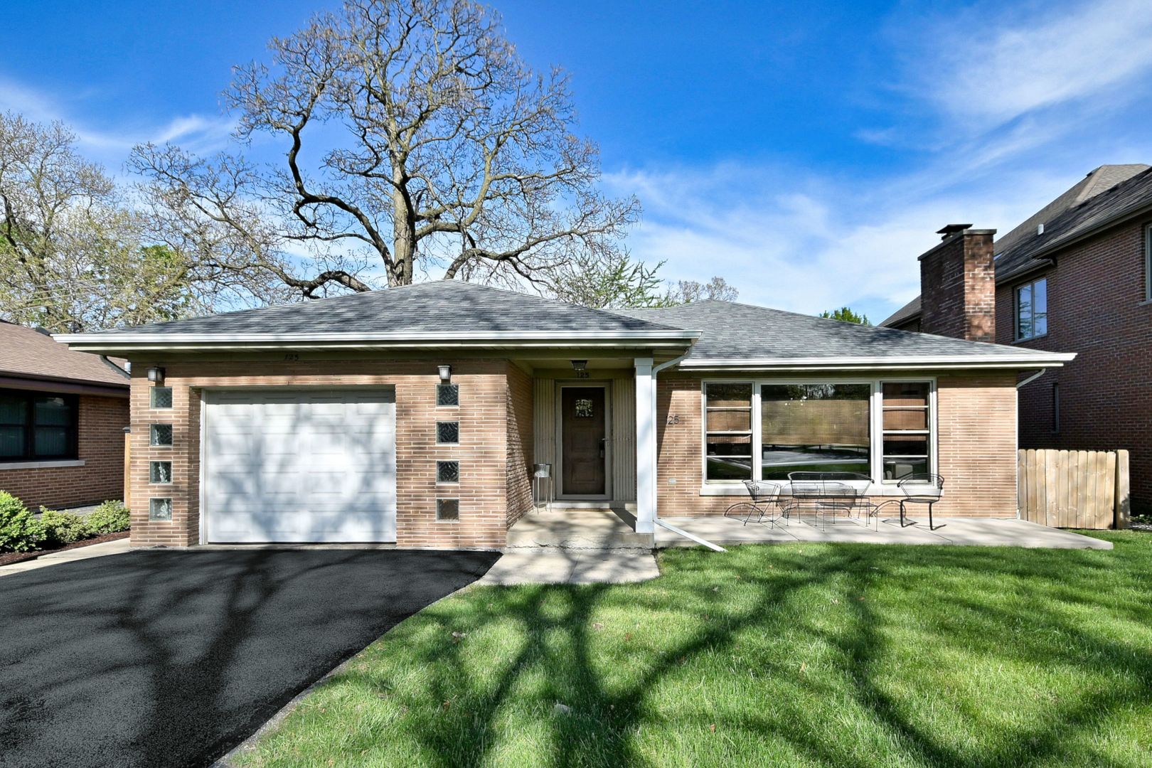 125 S Poplar Avenue