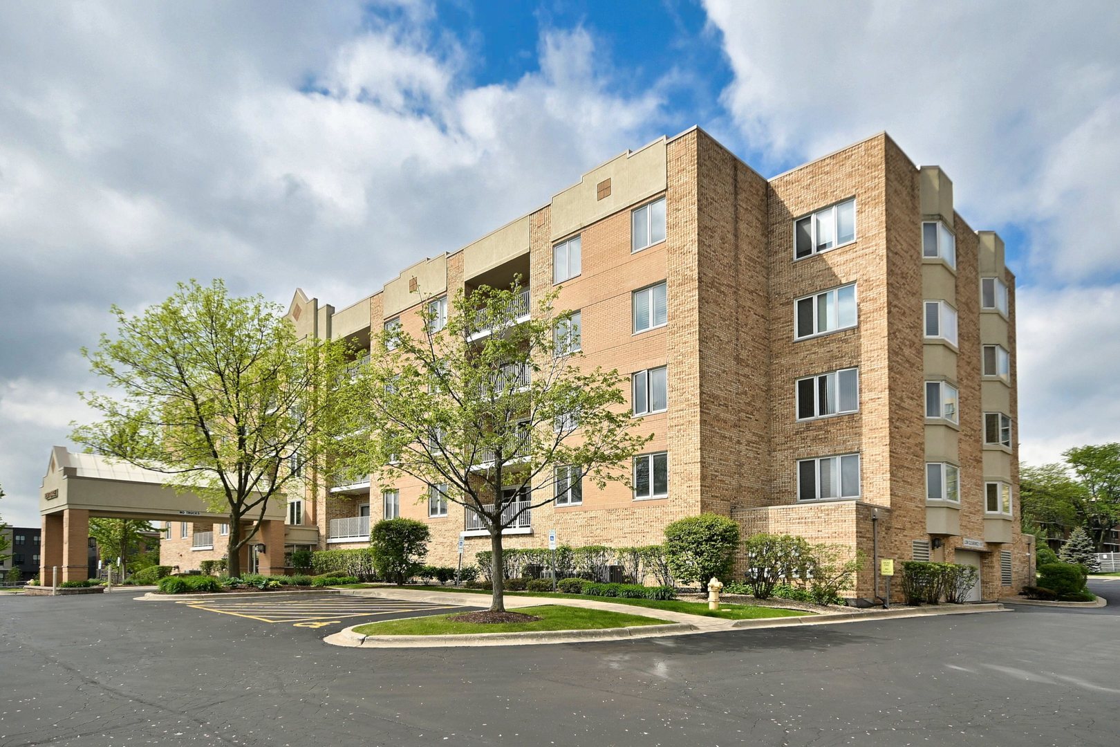 2260 S Grace Street Unit: 405