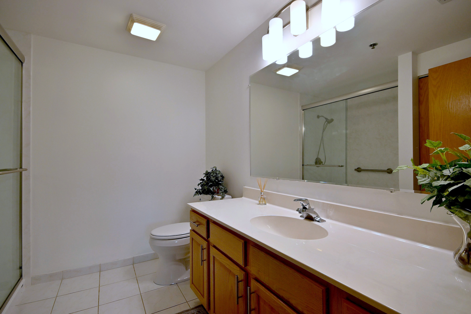 2260 S Grace Street Unit: 405
