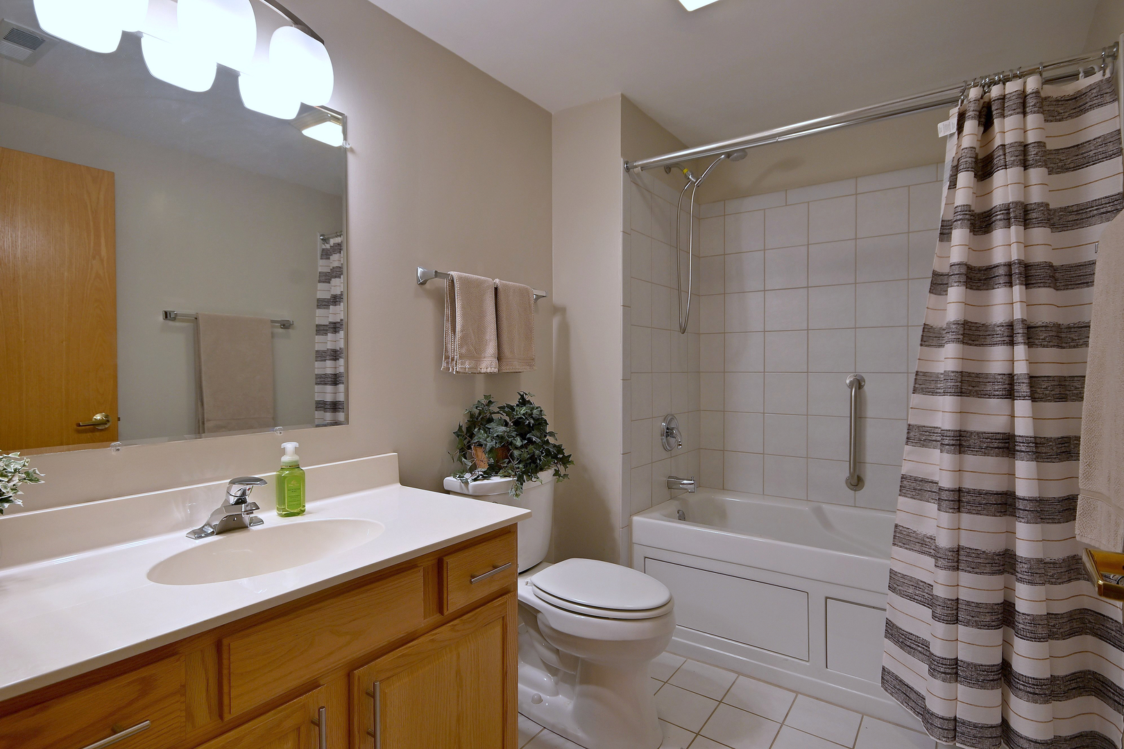 2260 S Grace Street Unit: 405