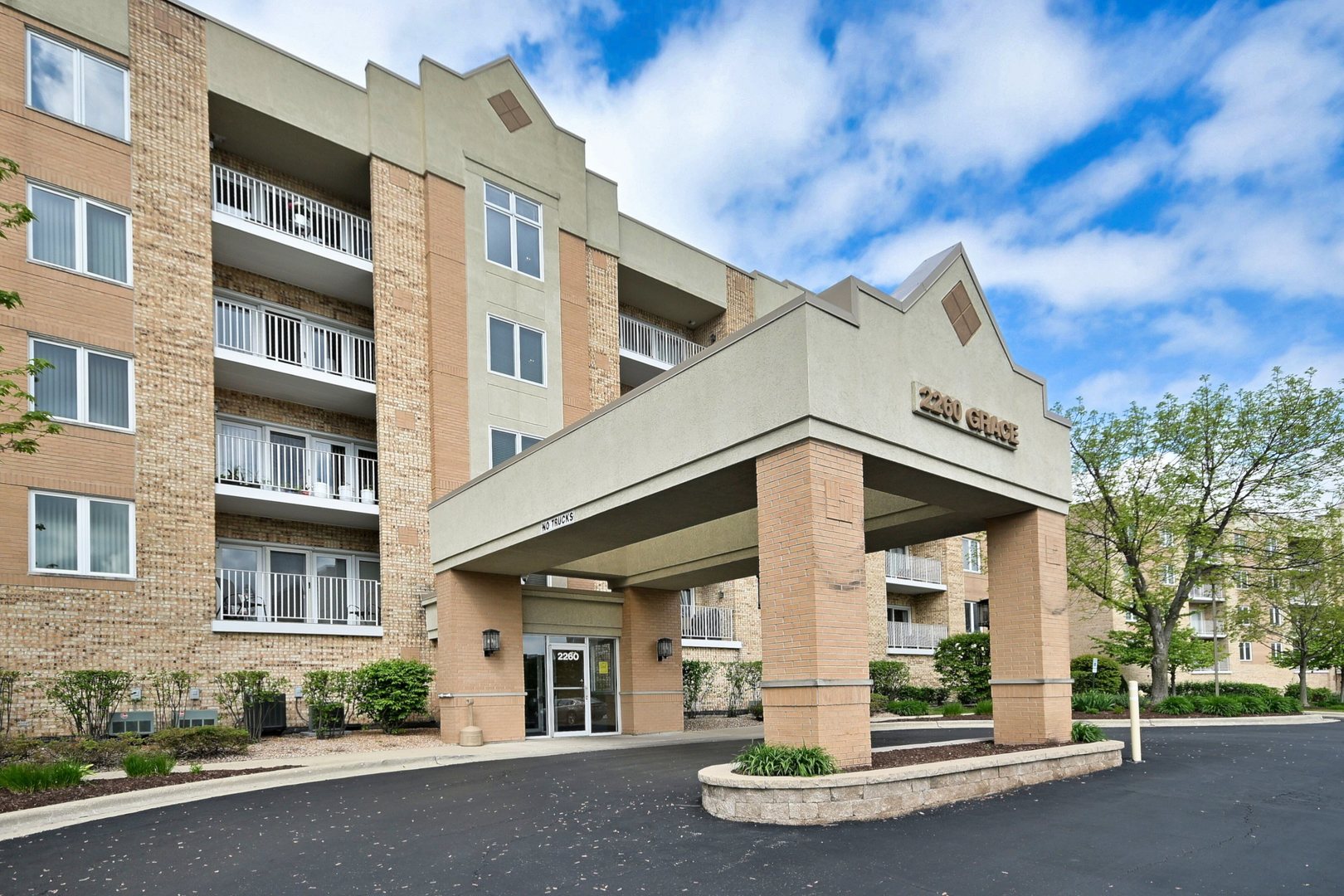 2260 S Grace Street Unit: 405