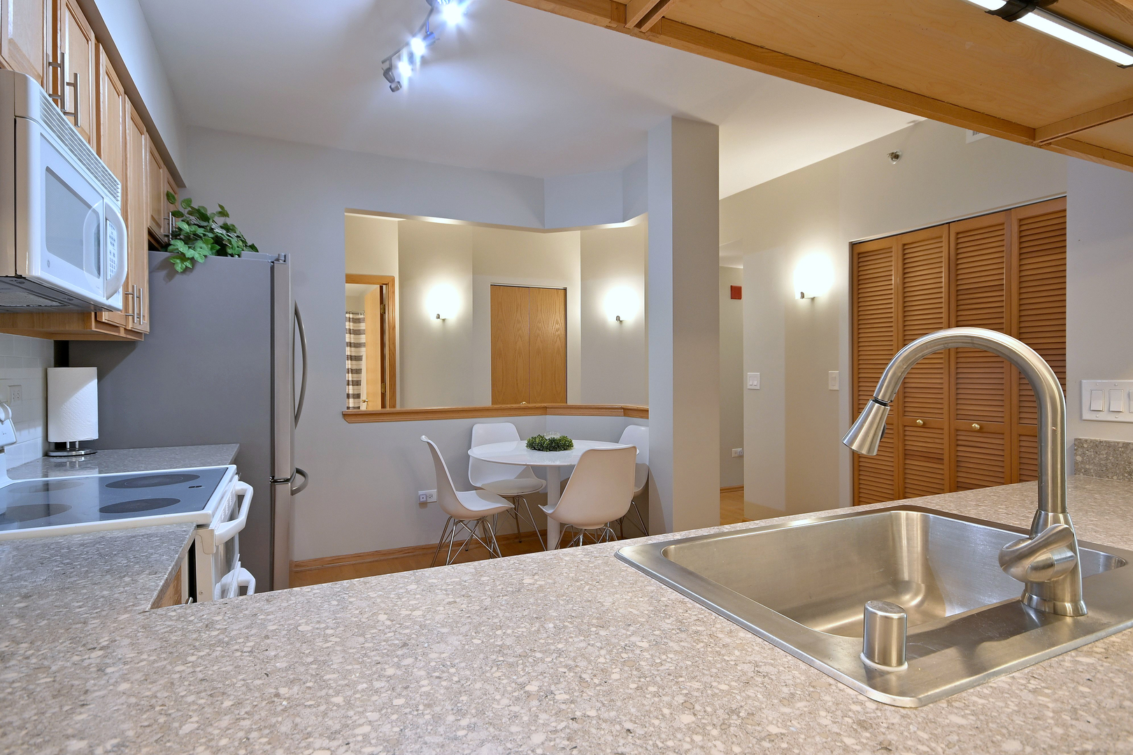 2260 S Grace Street Unit: 405