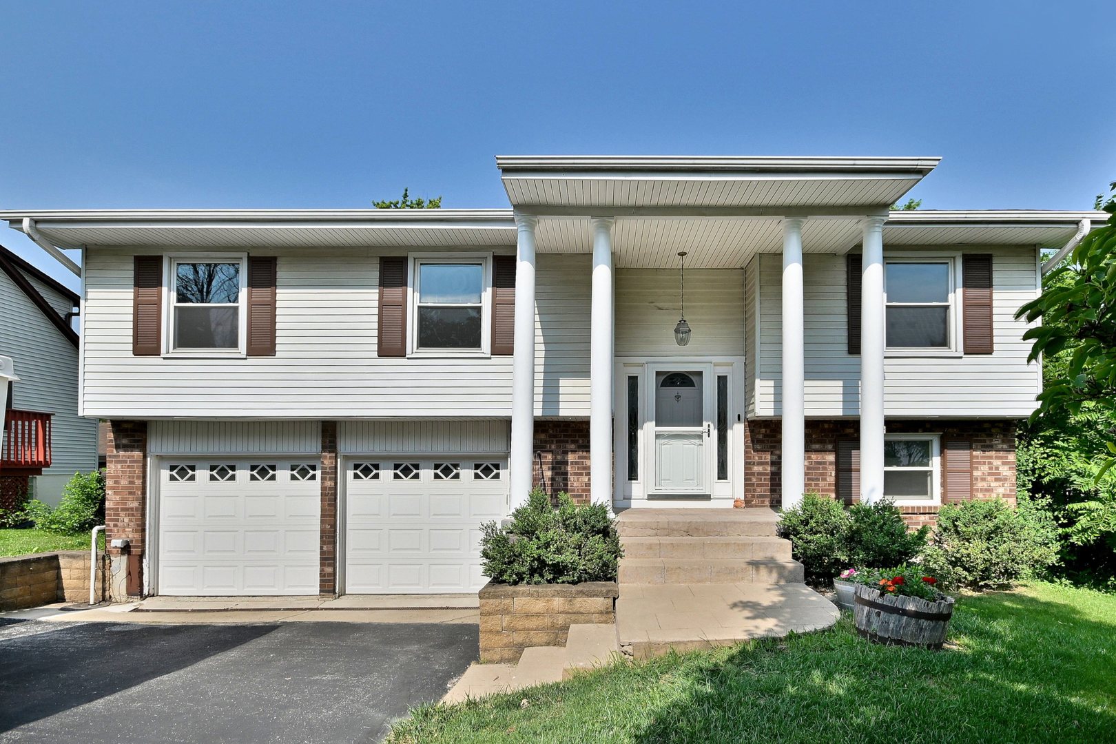 0s500 Cornell Avenue