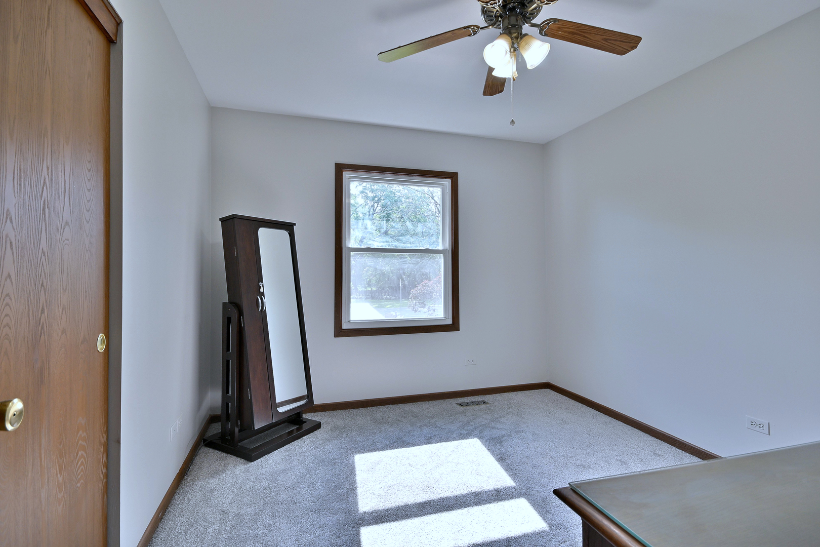0s500 Cornell Avenue