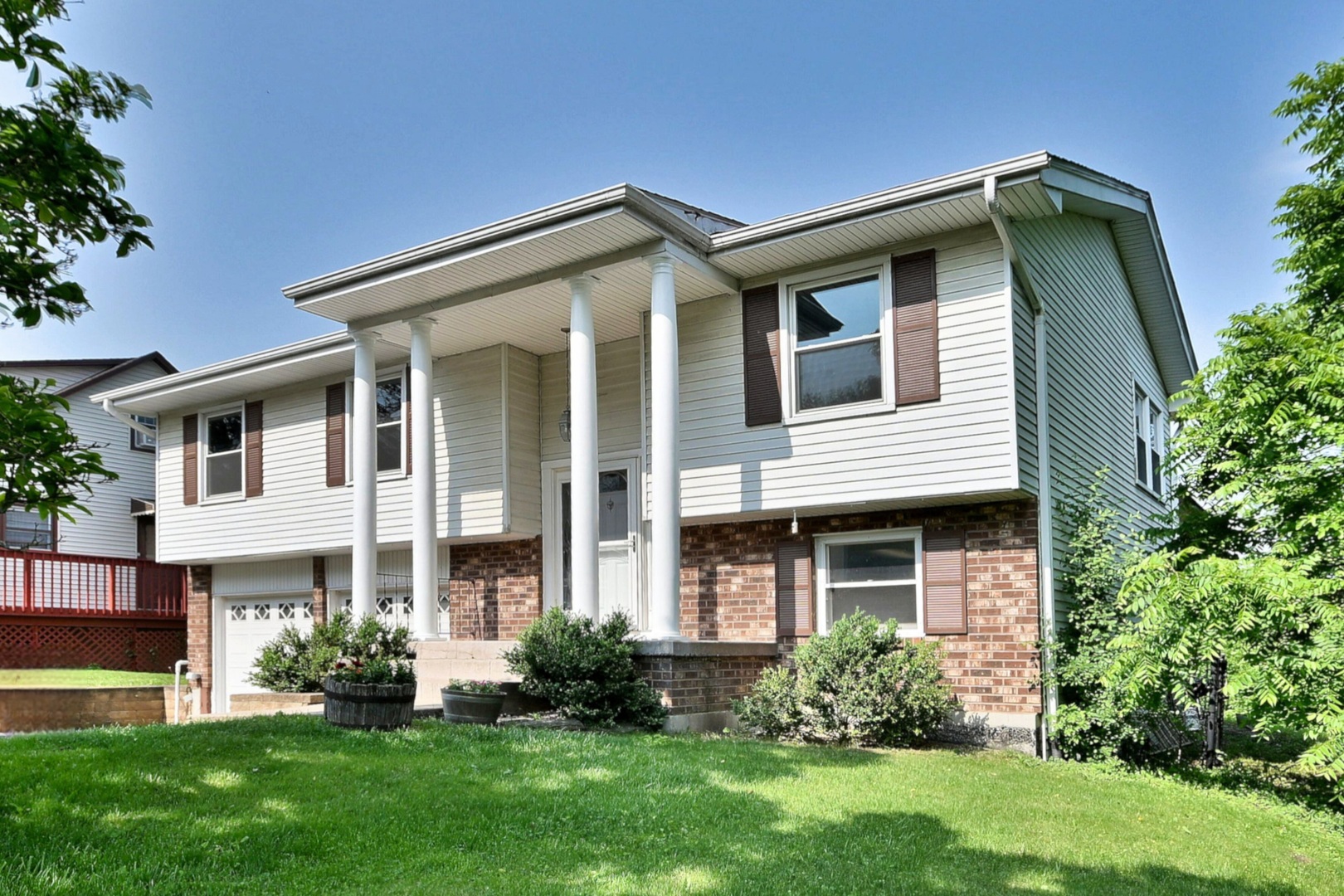 0s500 Cornell Avenue