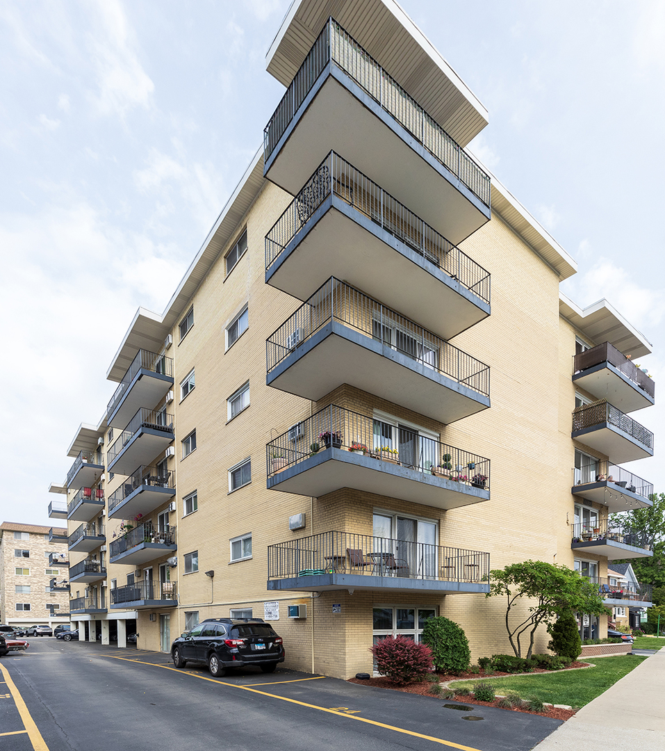 320 Circle Avenue Unit: 102