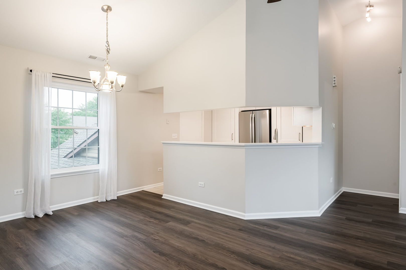 396 Sandhurst Circle Unit: 3