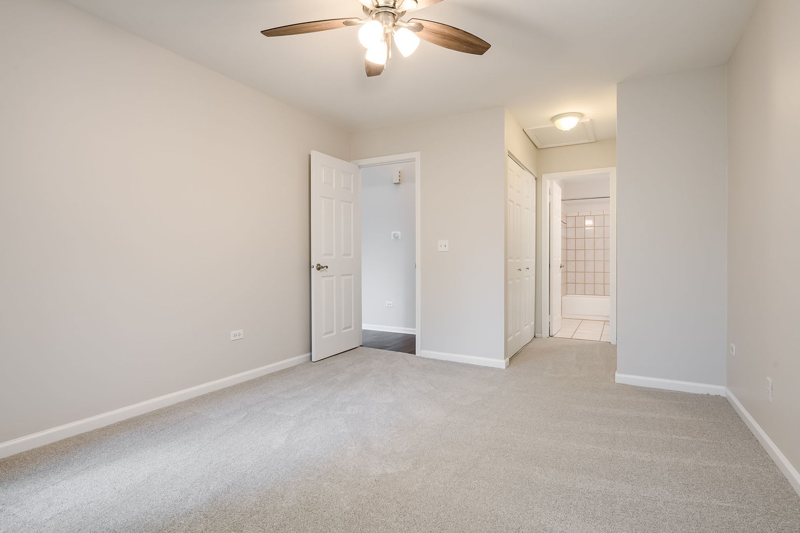 396 Sandhurst Circle Unit: 3