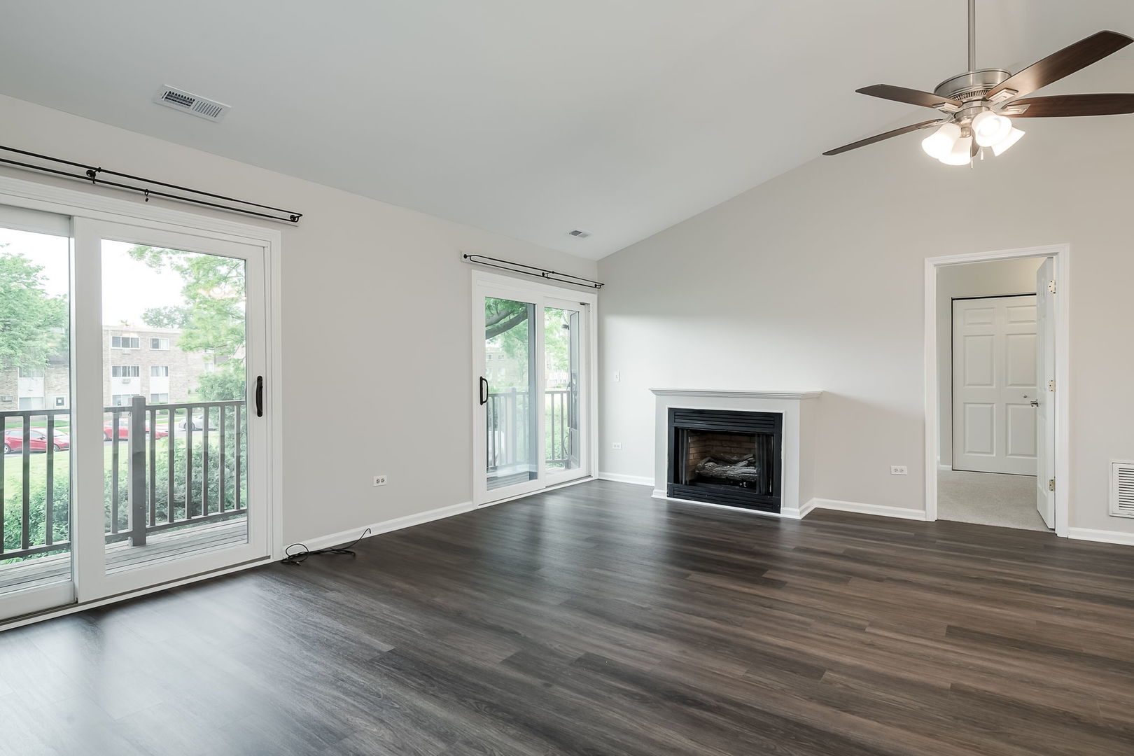 396 Sandhurst Circle Unit: 3