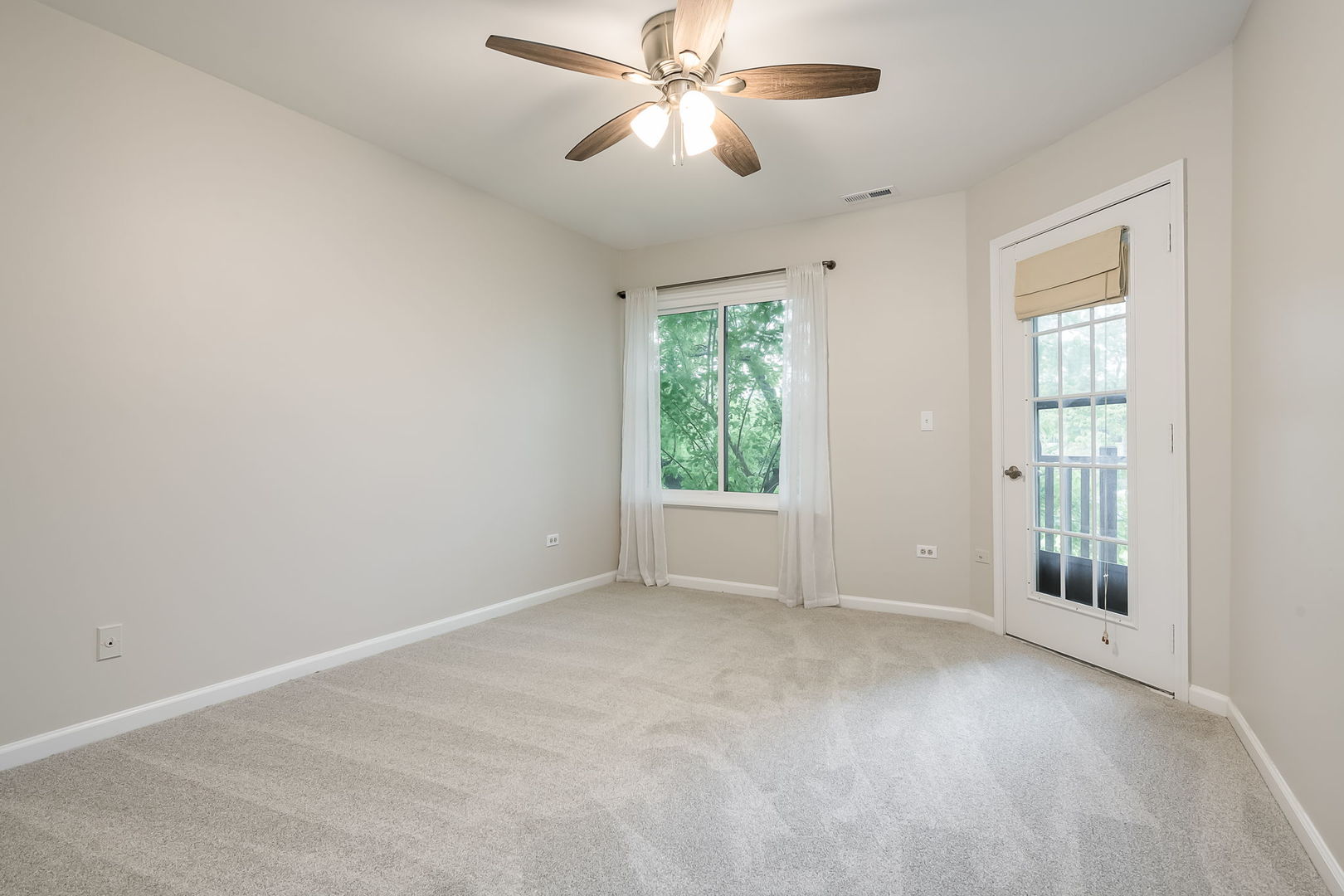 396 Sandhurst Circle Unit: 3