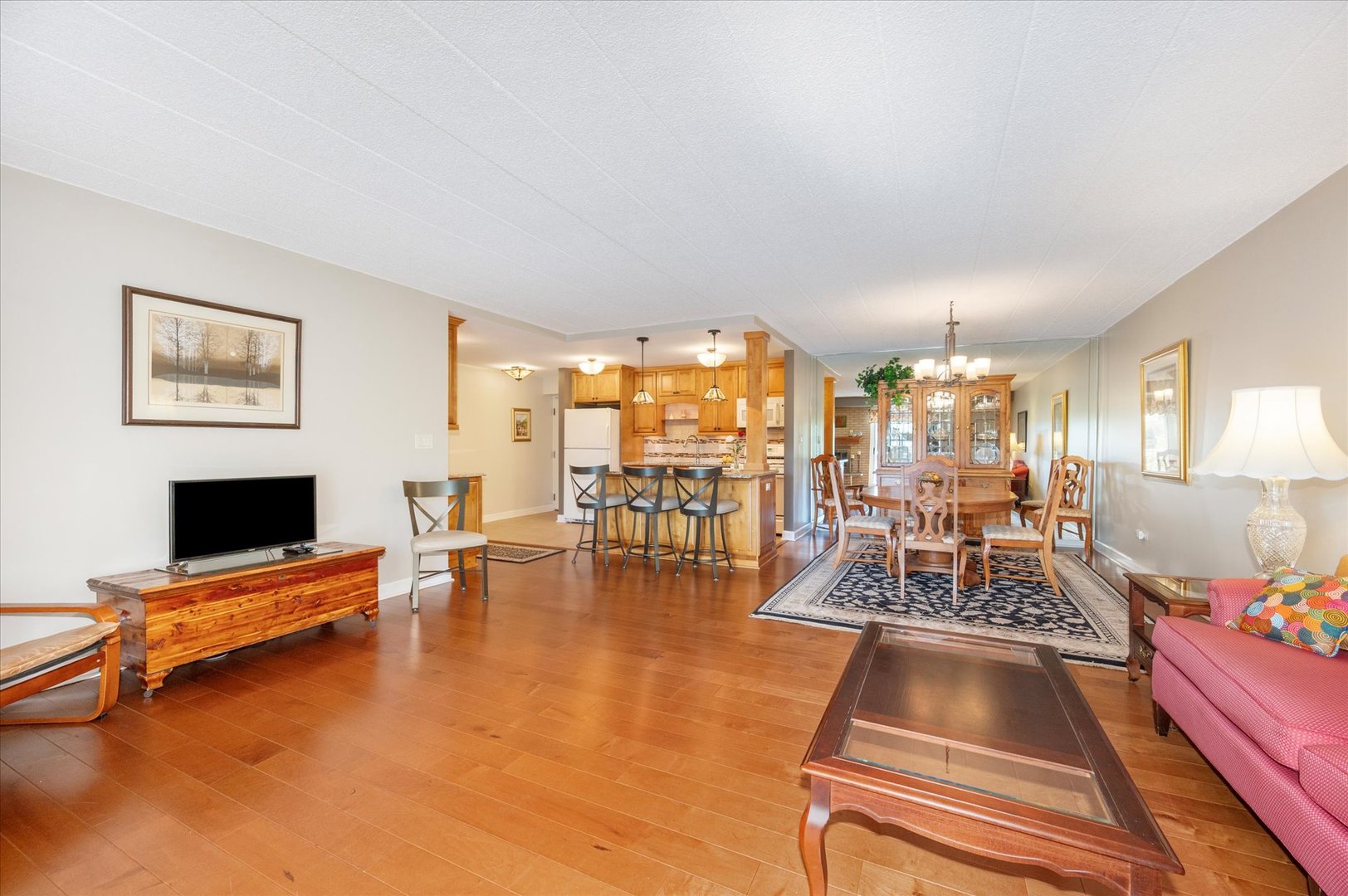 110 W Butterfield Road Unit: 314S