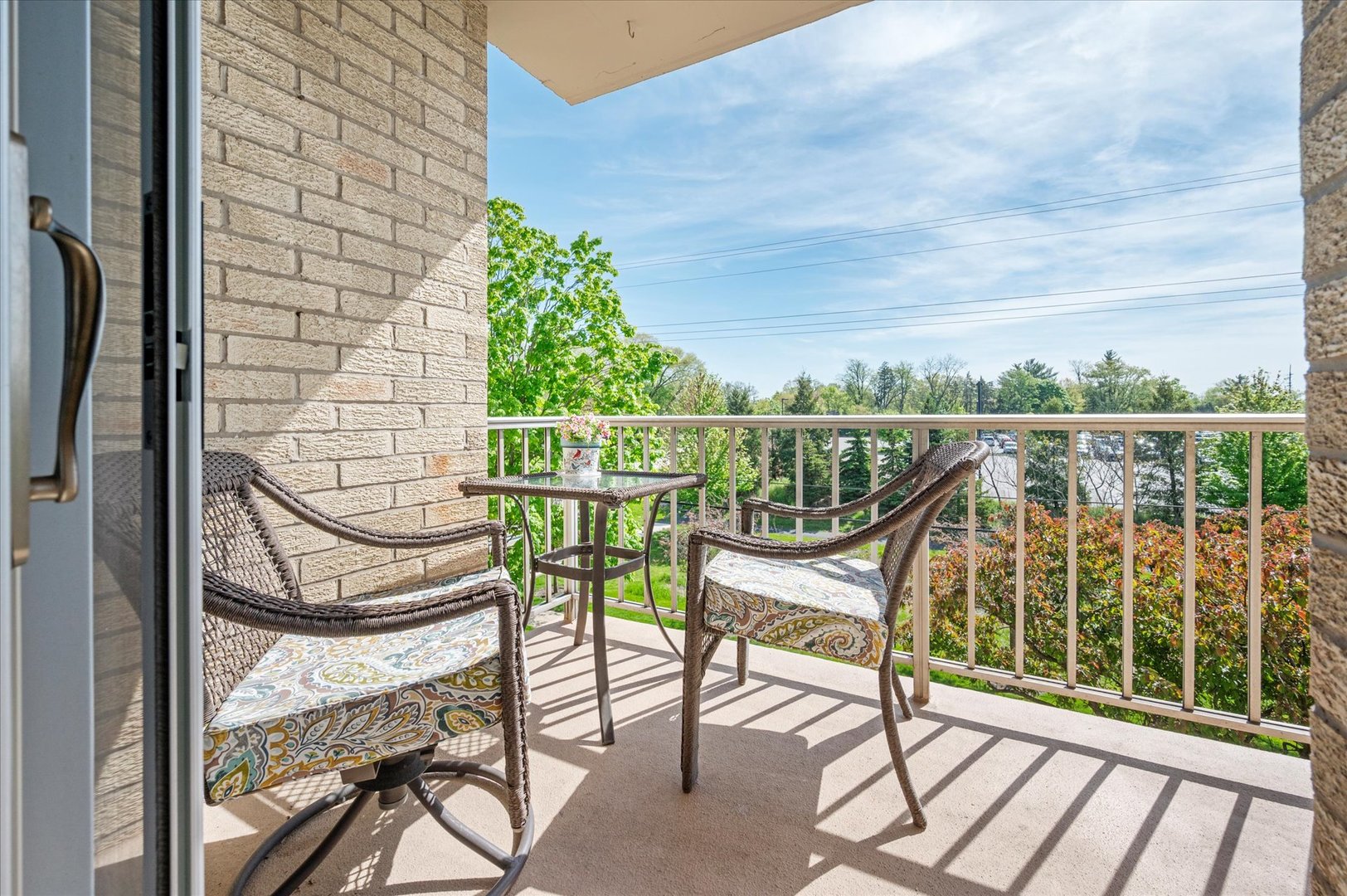 110 W Butterfield Road Unit: 314S