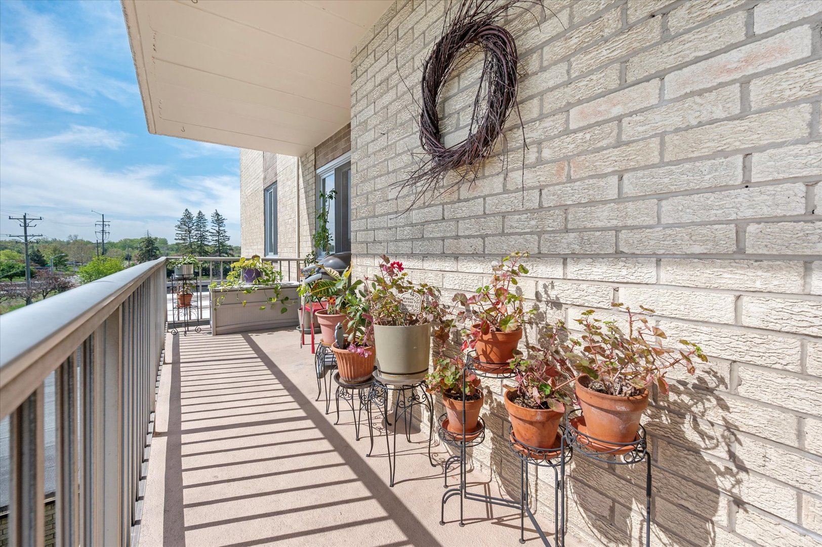 110 W Butterfield Road Unit: 314S